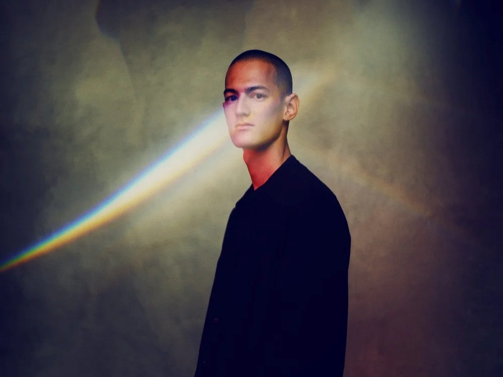 Ben Nobuto c Phil Sharp