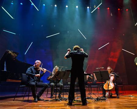 Jonathan Berman leading London Sinfonietta