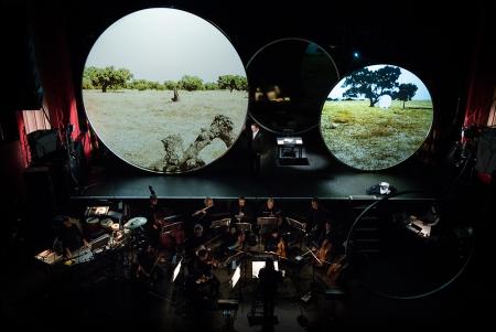 Michel van der Aa's The Book of Disquiet was an exhilarating visual experience, with spoken word performed by Sam West, The Coronet Theatre, February 2016