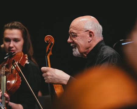 Paul Silverthorne with Sinfonietta Cracovia c Piotr Markowski