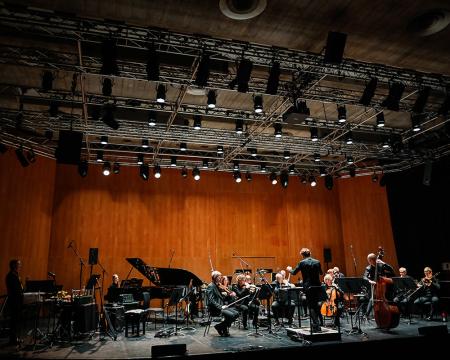 The London Sinfonietta on stage in the Purcell Room