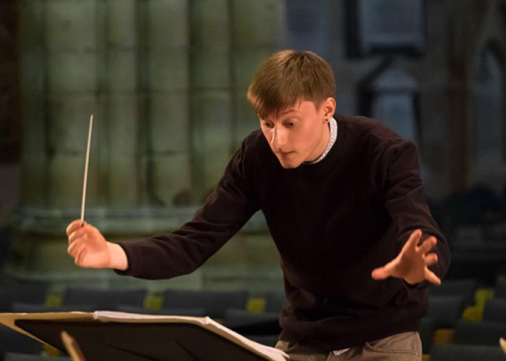 Leo Geyer conducting